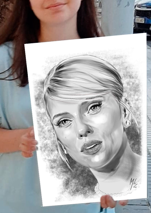 Detalle 4 Retrato a lápiz y carboncillo de Scarlett Johansson.  A la venta la copia en papel cartulina o en cartón pluma.